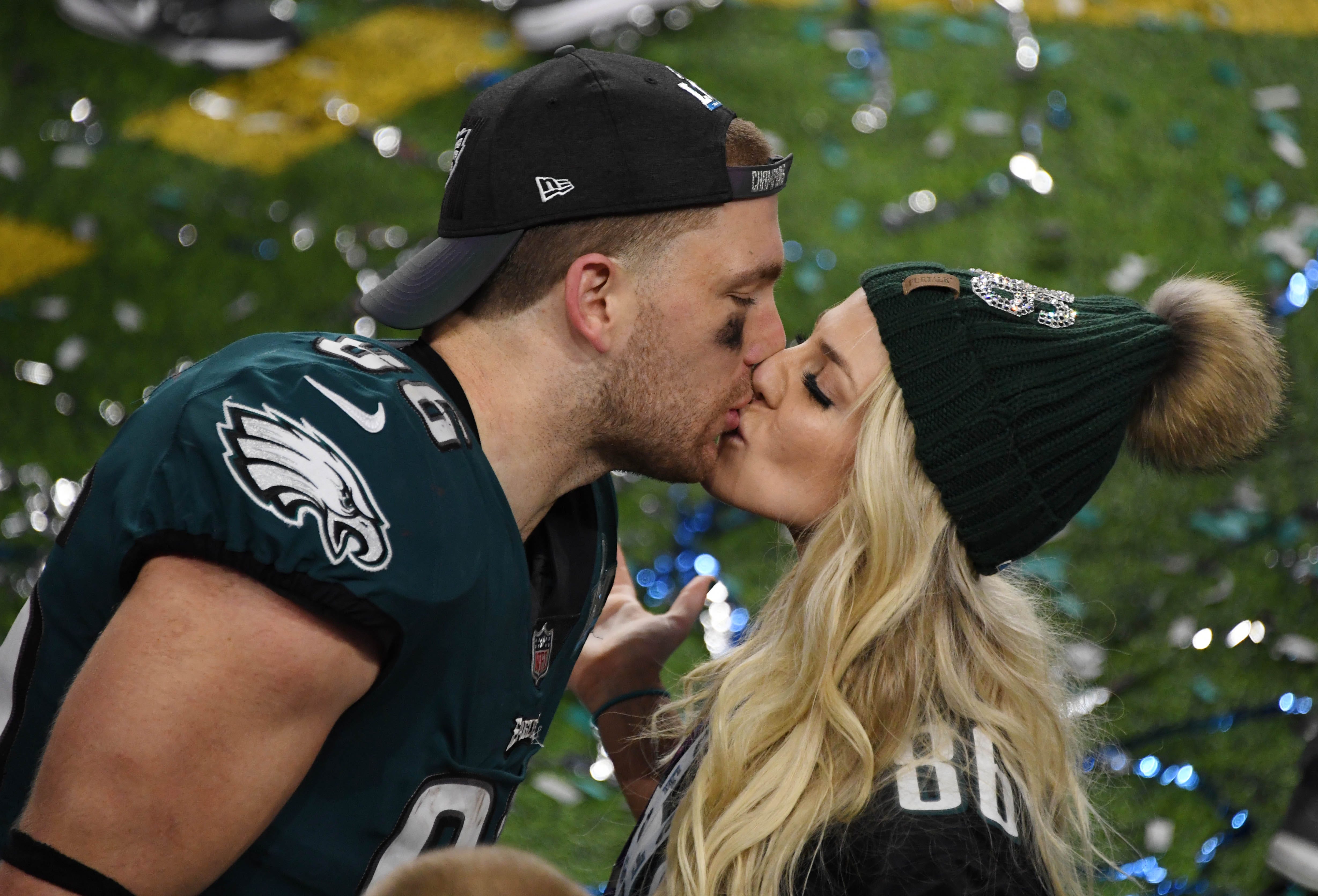 Eagles TE Zach Ertz Stands Up For Wife Julie Scoffs At Critics Of US